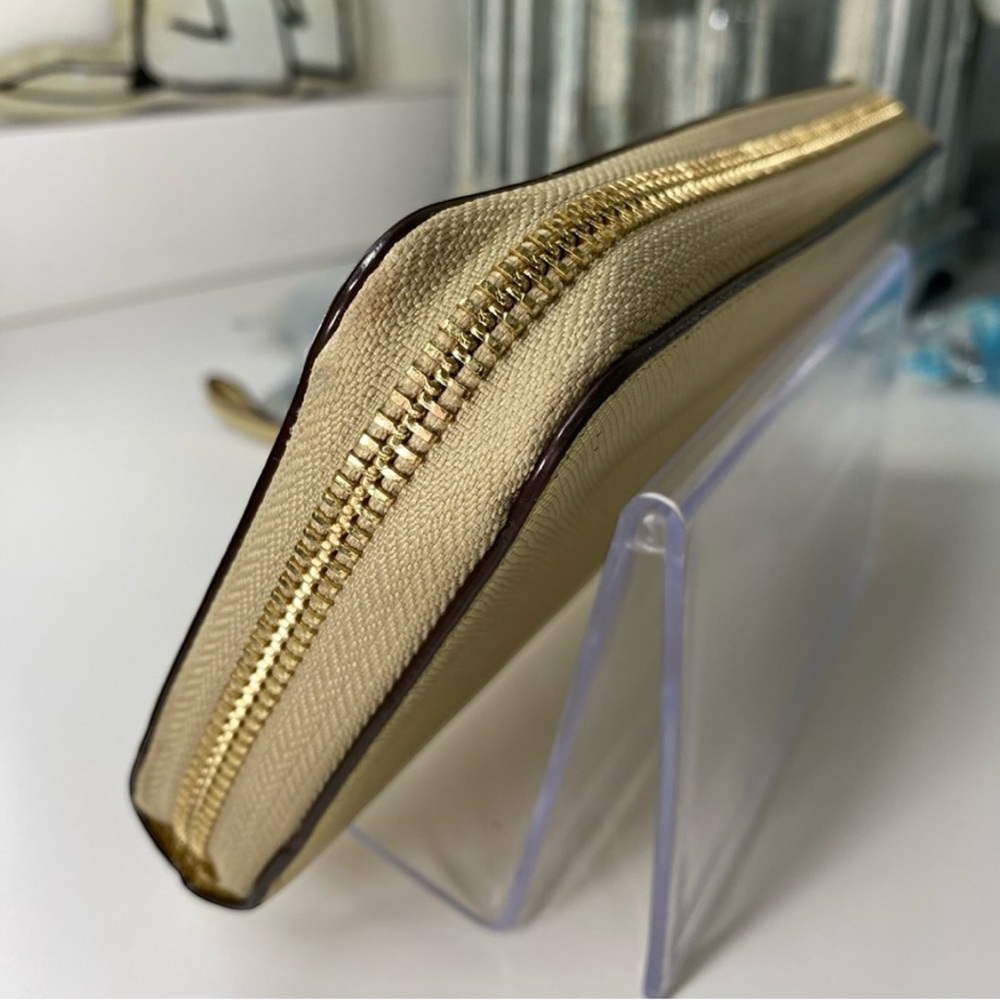 Kate Spade Storybook lining Gold Metallic Wristlet Wallet EUC - Picture 12 of 16